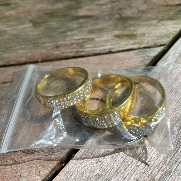 Rhinestone Heart  Engagement Ring Set - Picture 6 of 13